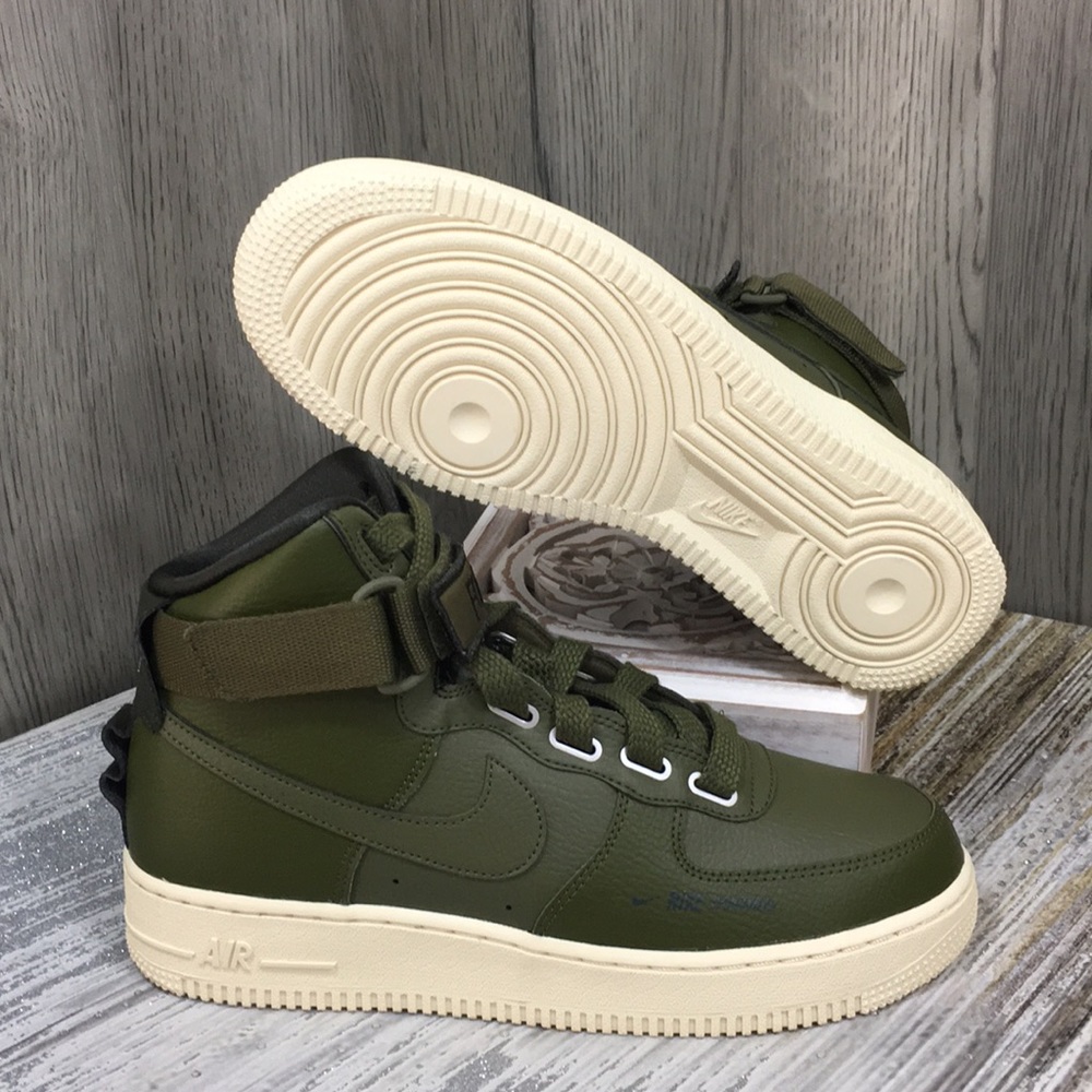 NIKE WMNS AF1 HI UT - Picture 7 of 8
